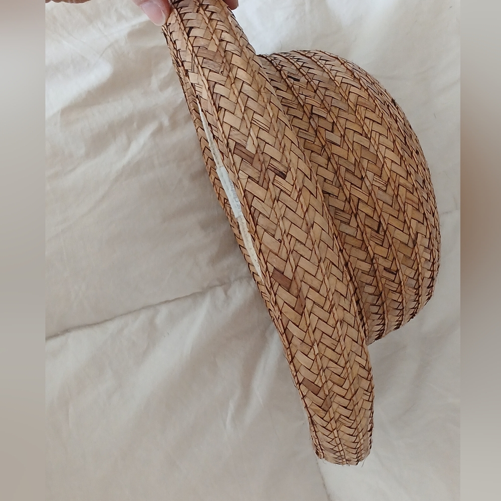 New. Vintage ,Woven 100% Straw ,Show stopper Hat - Picture 6 of 8